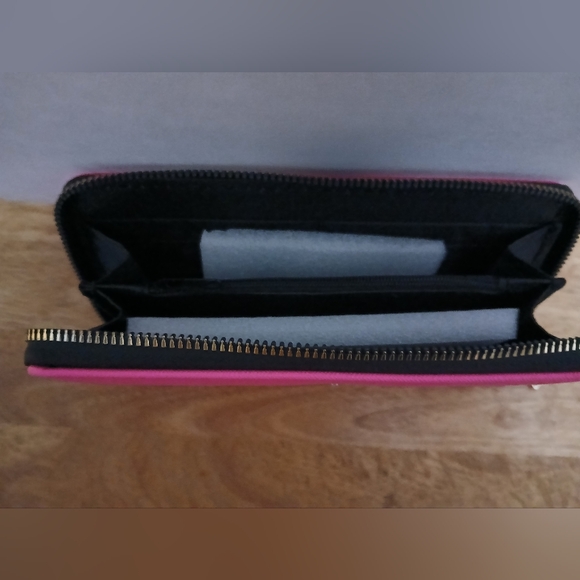 NWOT Paris Eiffel Tower Pink Wallet - Picture 7 of 7